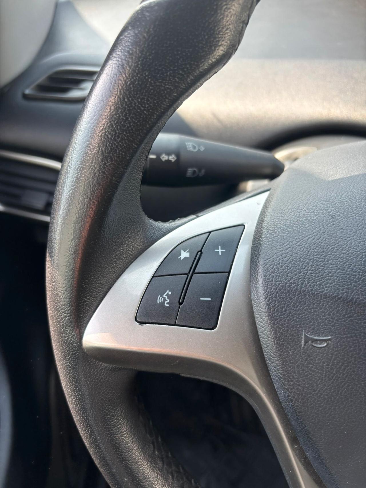 Lancia Ypsilon 1.2 69 CV 5 porte S&S Gold