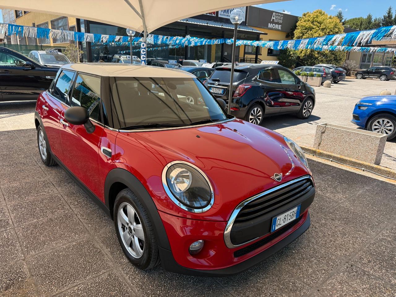 "UNA CHICCA" Mini 1.5 One D Hype
