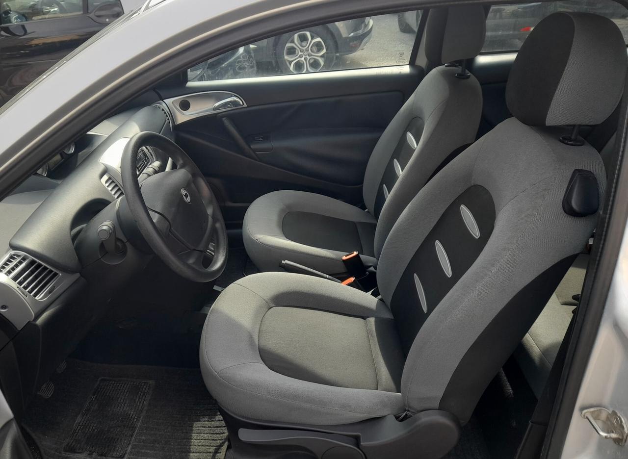 Lancia Ypsilon 1.2 Argento