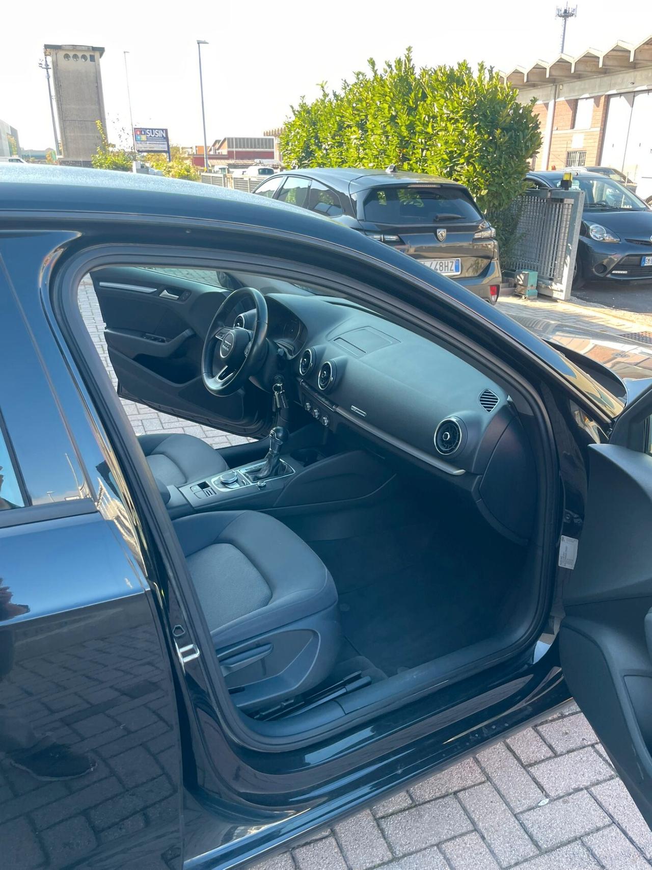 Audi A3 1.6 TDI 116 CV S tronic Sport ok neopatentati