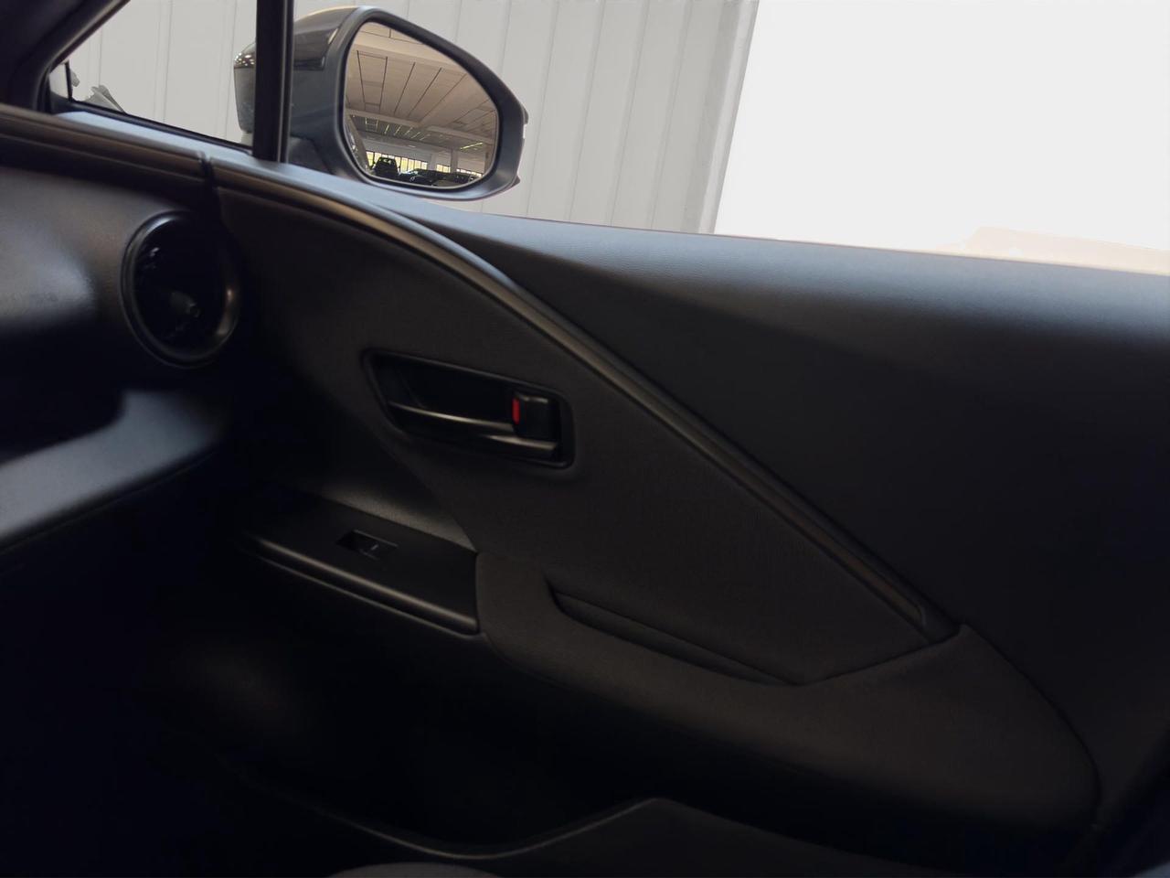 Toyota C-HR 2.0 phev Trend eco fwd e-cvt