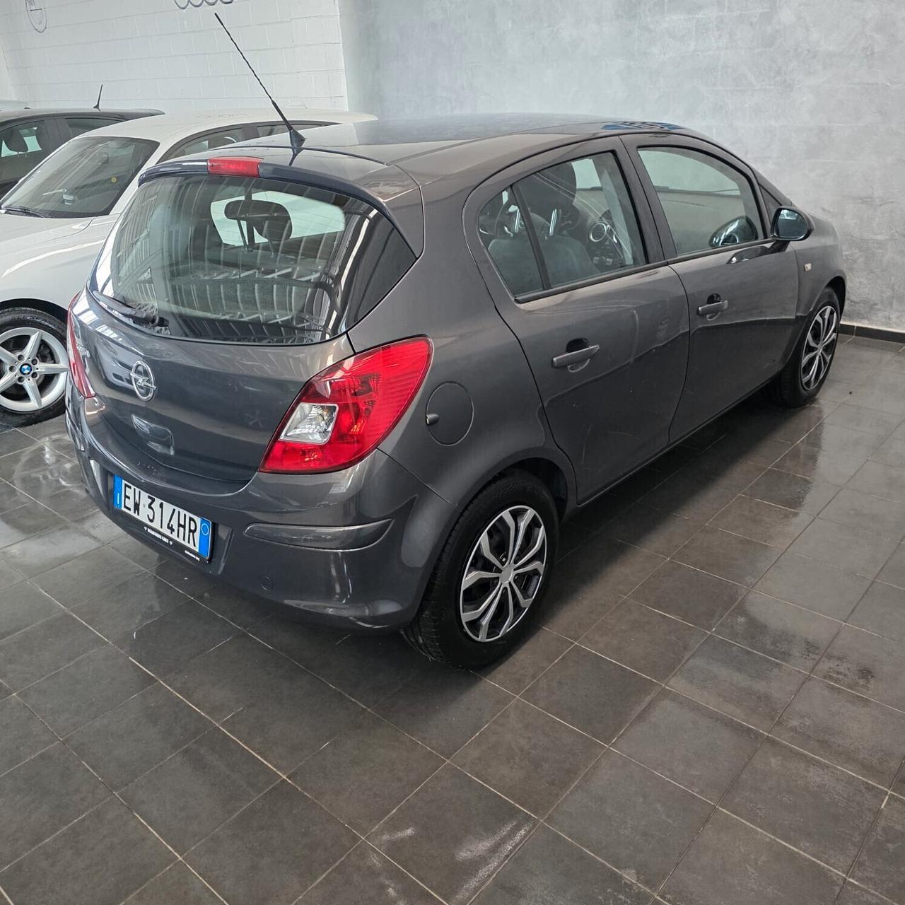 Opel Corsa 1.2 5 porte NEOPATENTATI+PELLE