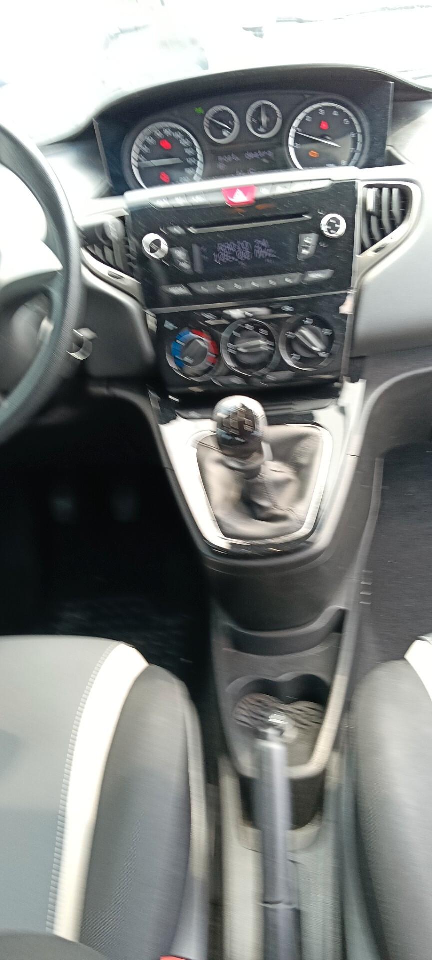 Lancia Ypsilon 1.2 69 CV 5 porte GPL Ecochic Gold