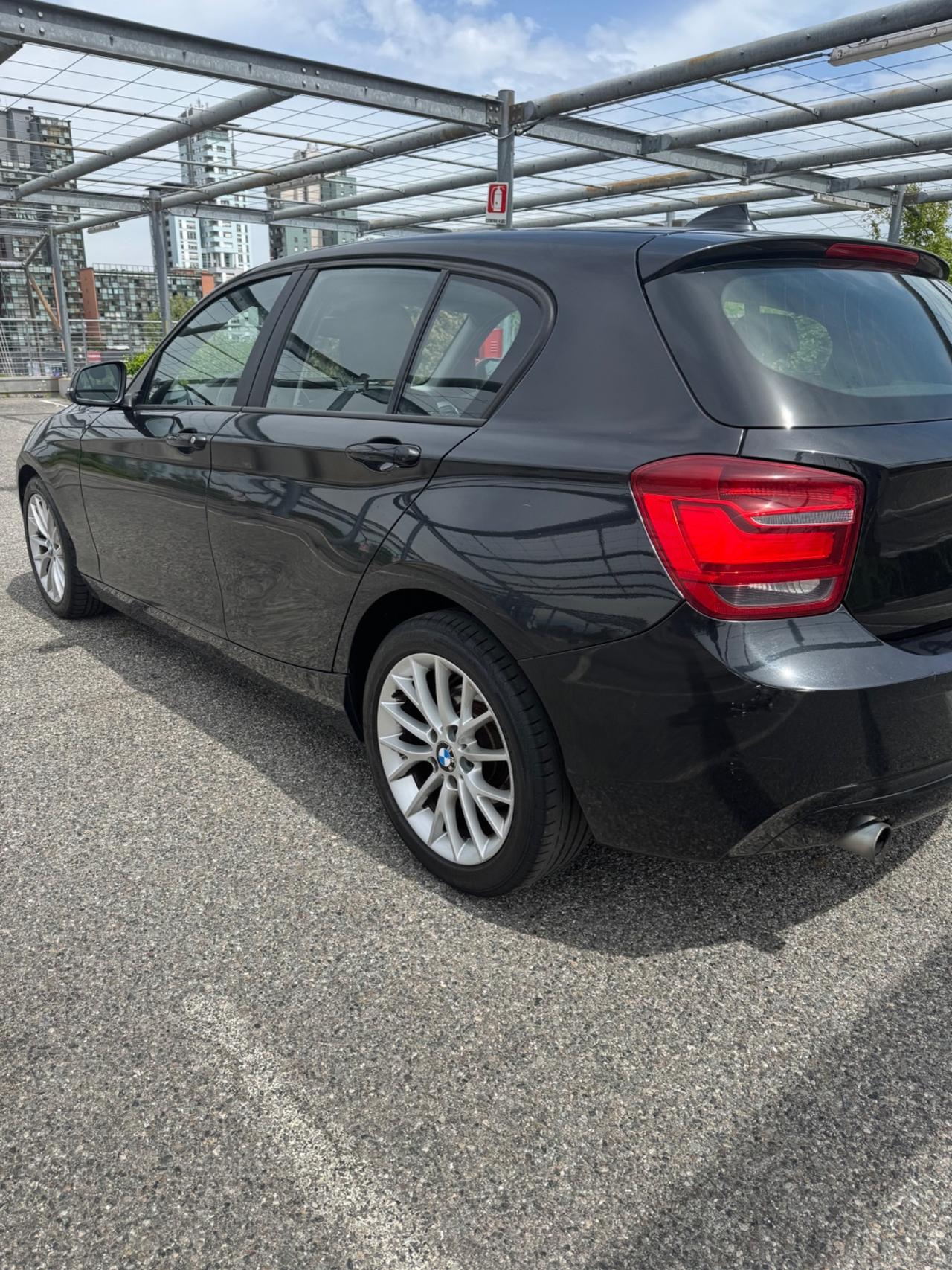 Bmw 116 116d 5p. Urban