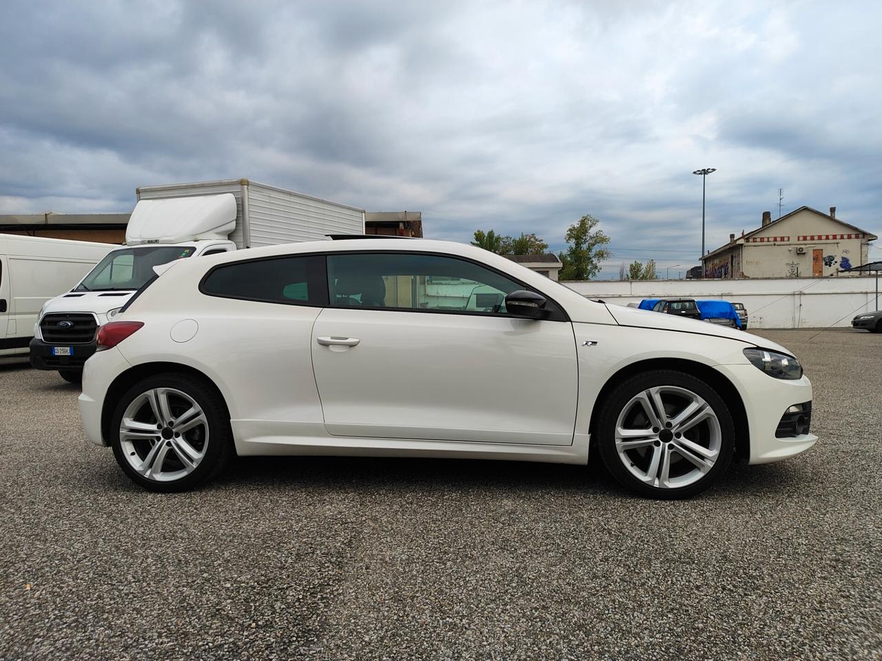 Volkswagen Scirocco 1.4 TSI 160CV R-line