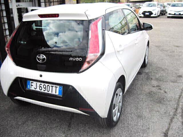 Toyota Aygo 1.0 VVT-i 69 CV 5 porte x-cool TSS FINANZIABILE NEOPATENTATI