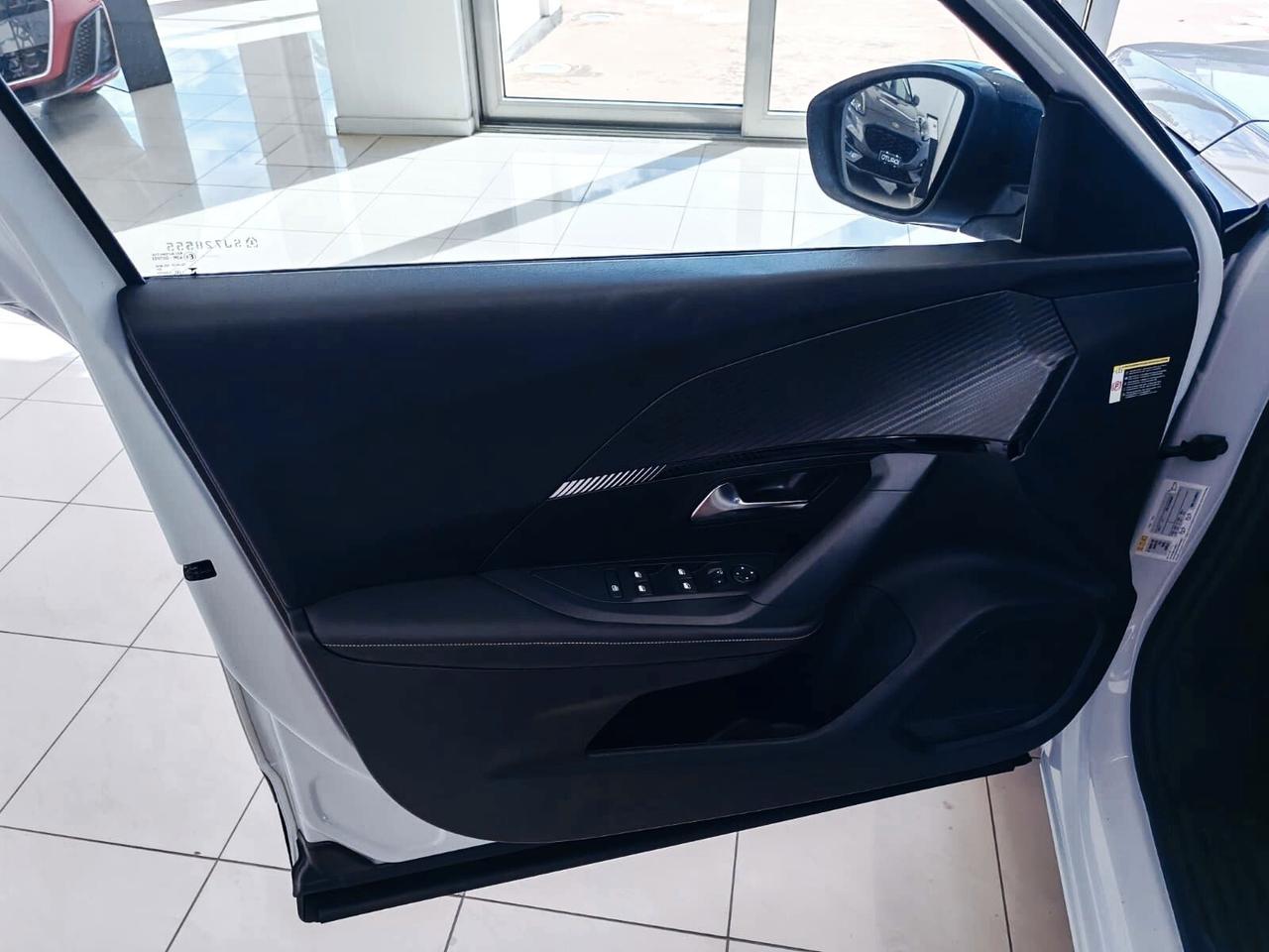 Peugeot 2008 1.2 100cv Allure KM ZERO 2025