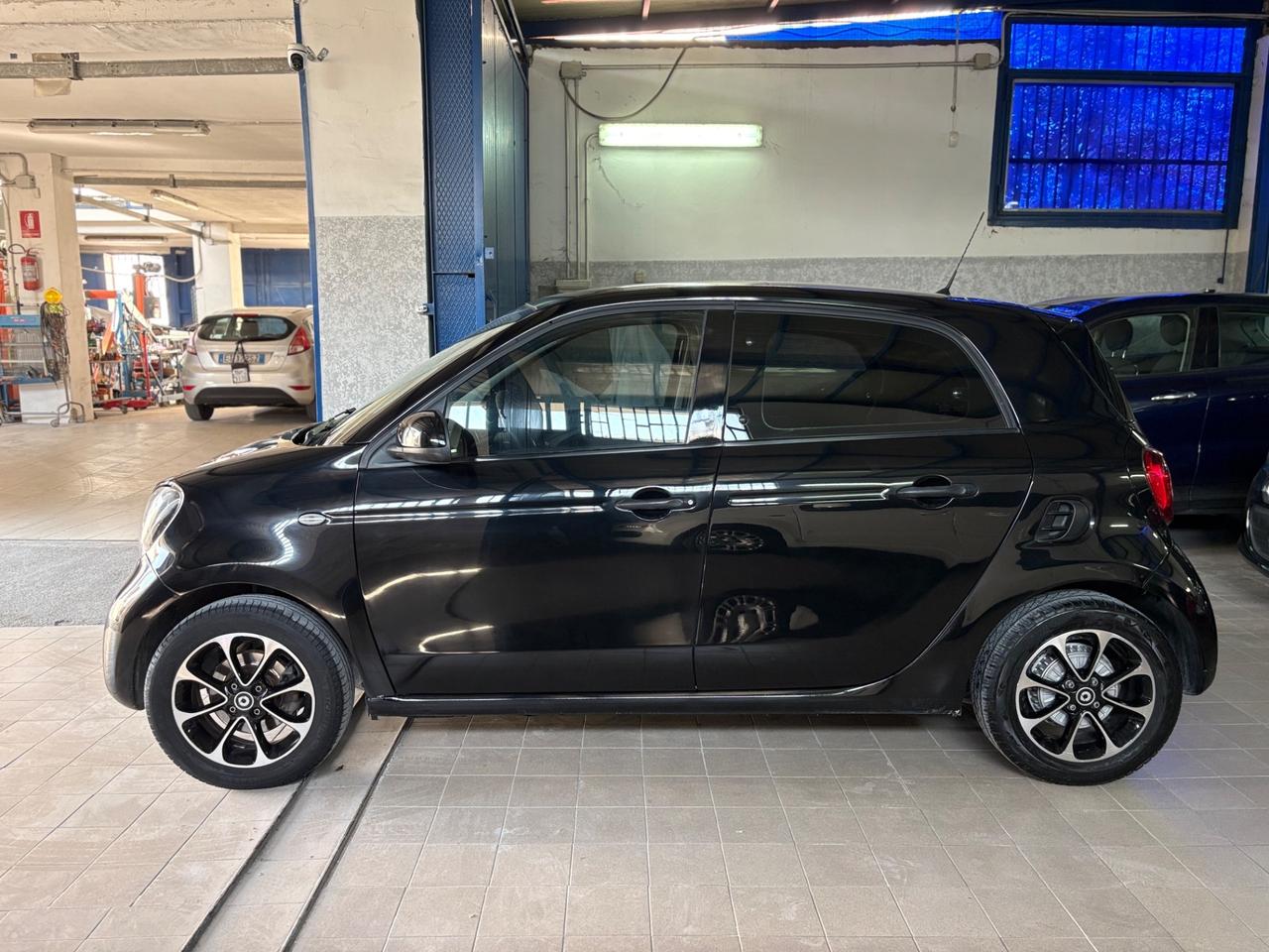 Smart ForFour Total Black 1.0 Benz