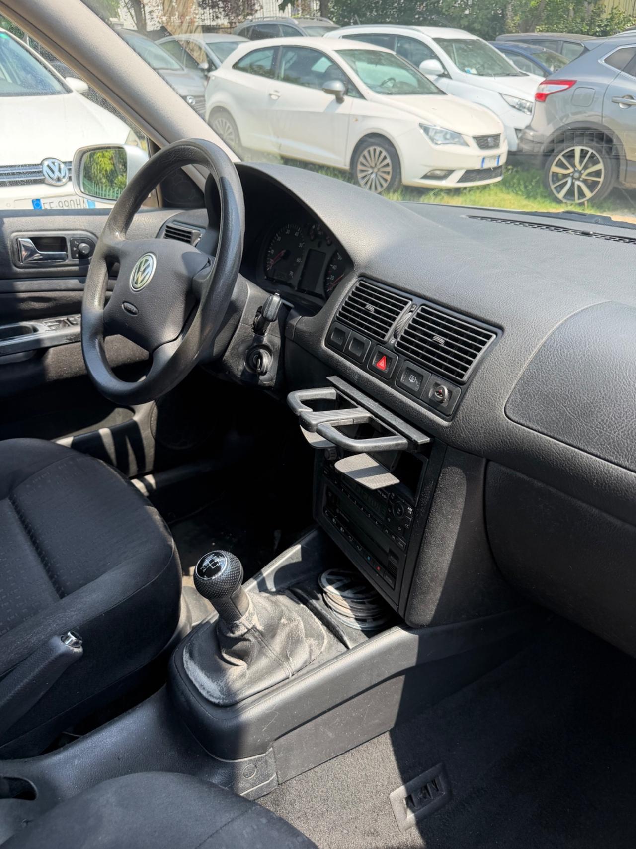 Volkswagen GOLF 1.4 KMCERT INTROVABILE