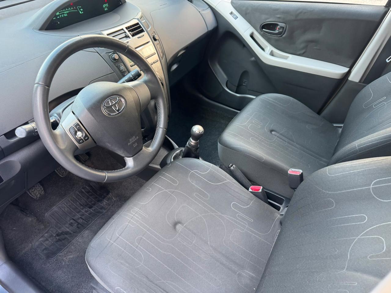 Toyota Yaris 1.0 5 porte Sol*NEOPATENTATI