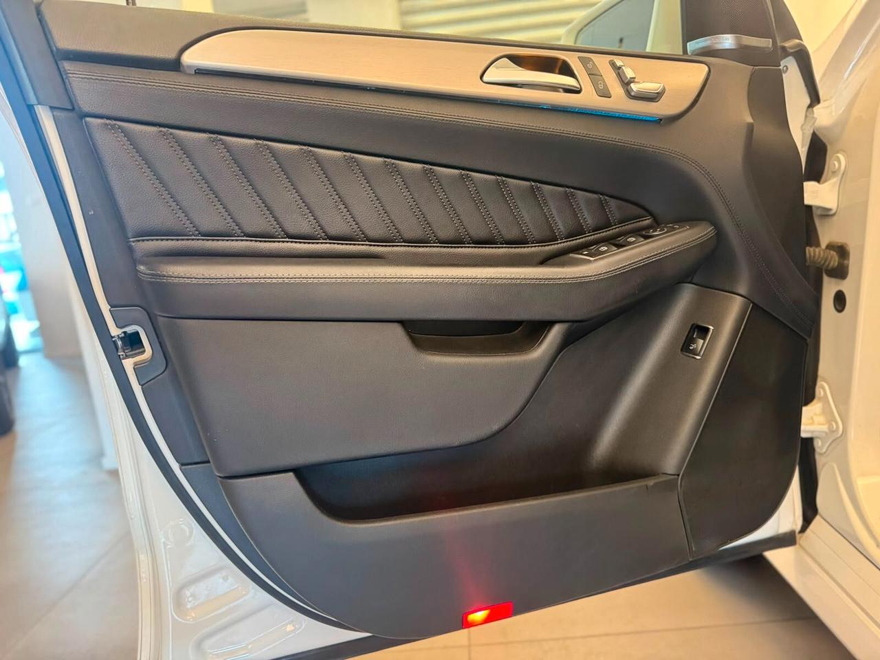 MERCEDES-BENZ GLE 350D 4MATIC PREMIUM UNIPRO