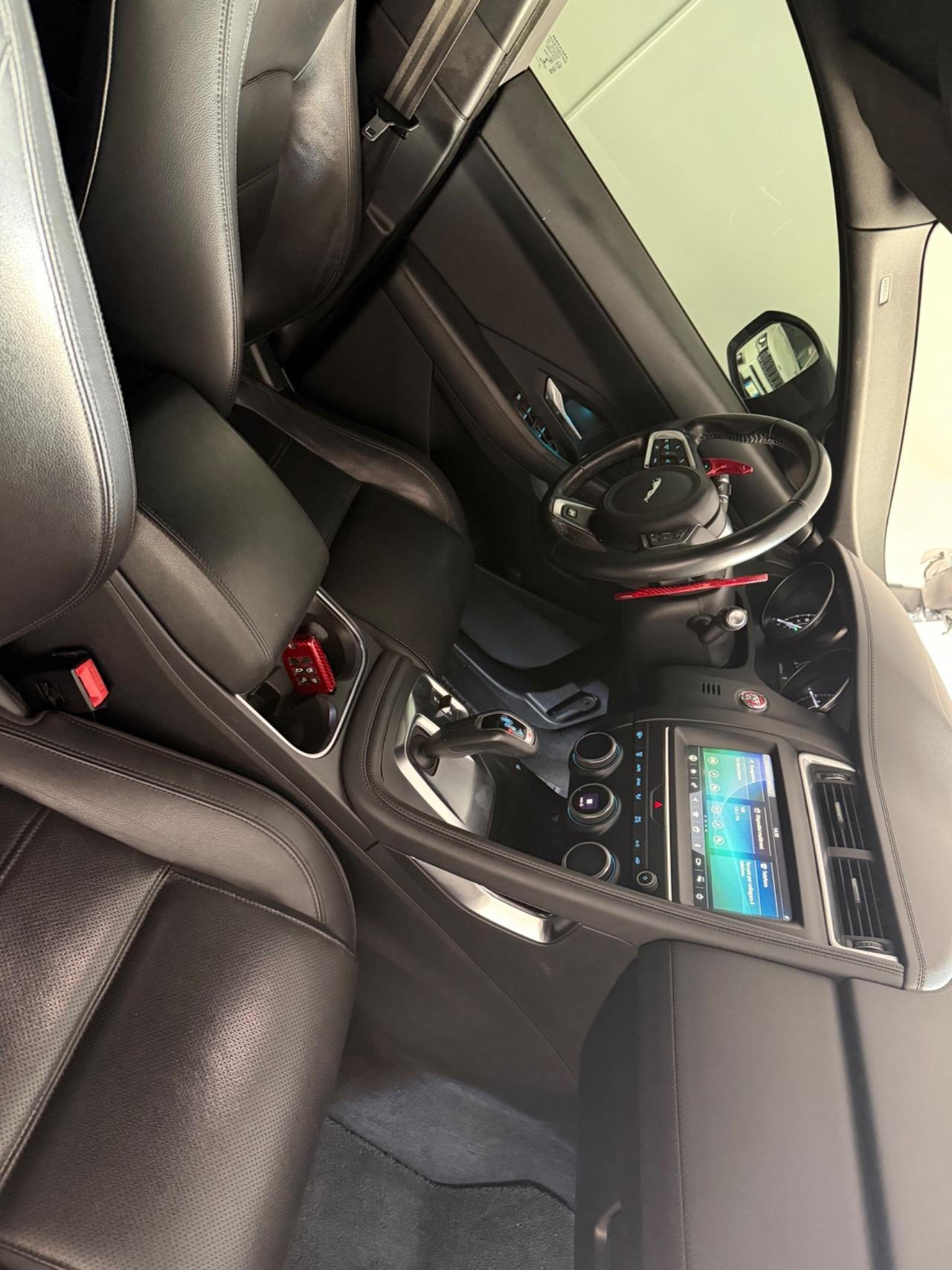 Jaguar E-Pace 2.0D 150 CV AWD R-Dynamic