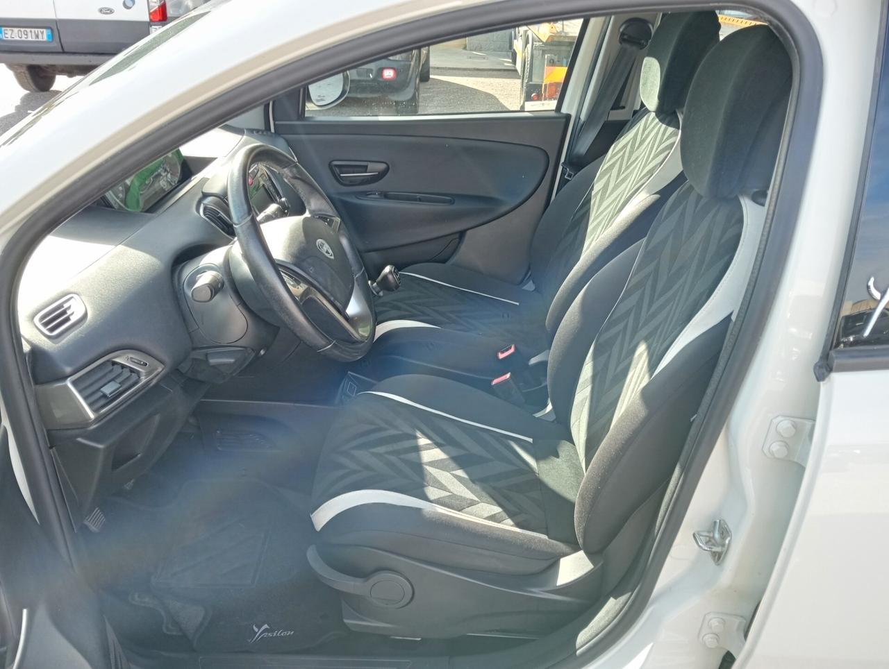 Lancia Ypsilon 1.2 69 CV 5 porte Gold 5 posti