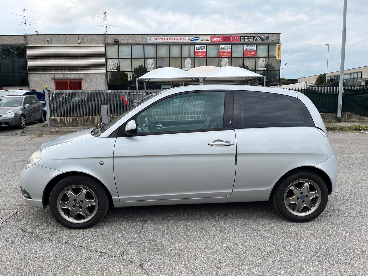 Lancia Ypsilon 1.3 MJT 75 CV Argento