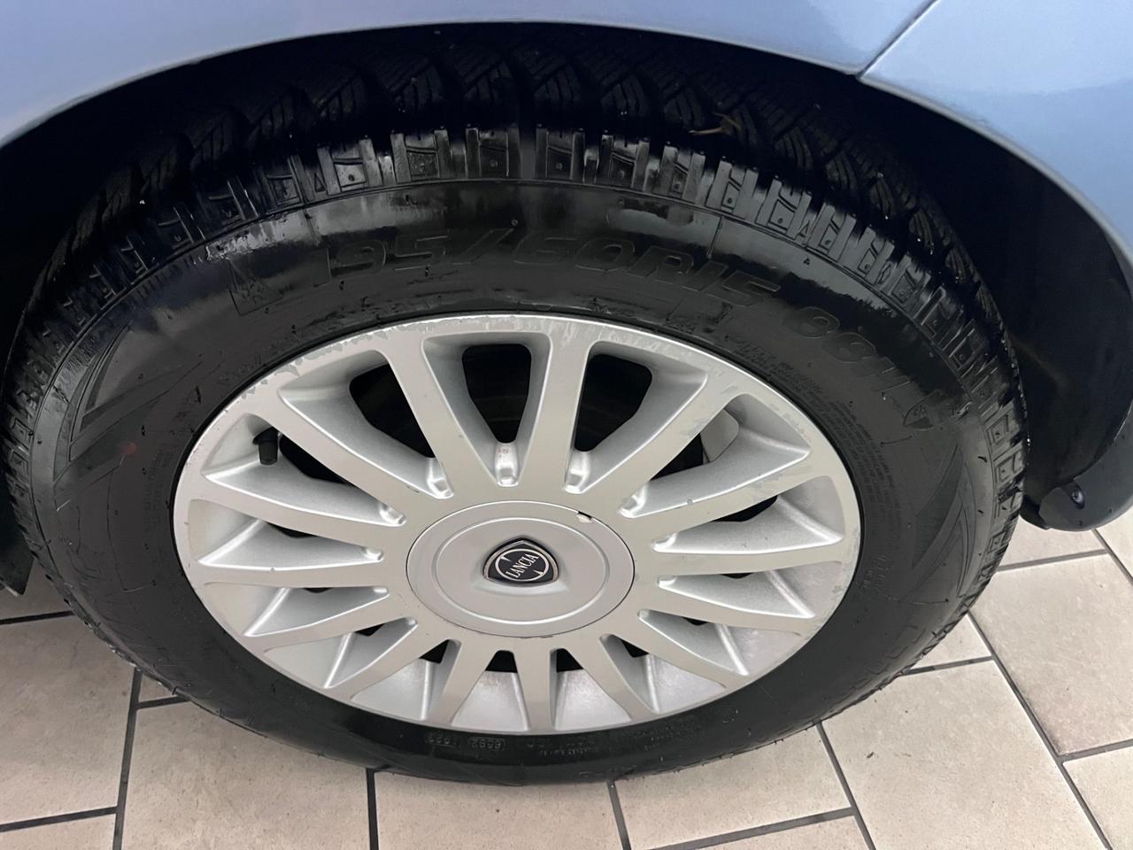 Lancia MUSA gpl platino 82000 km 2010