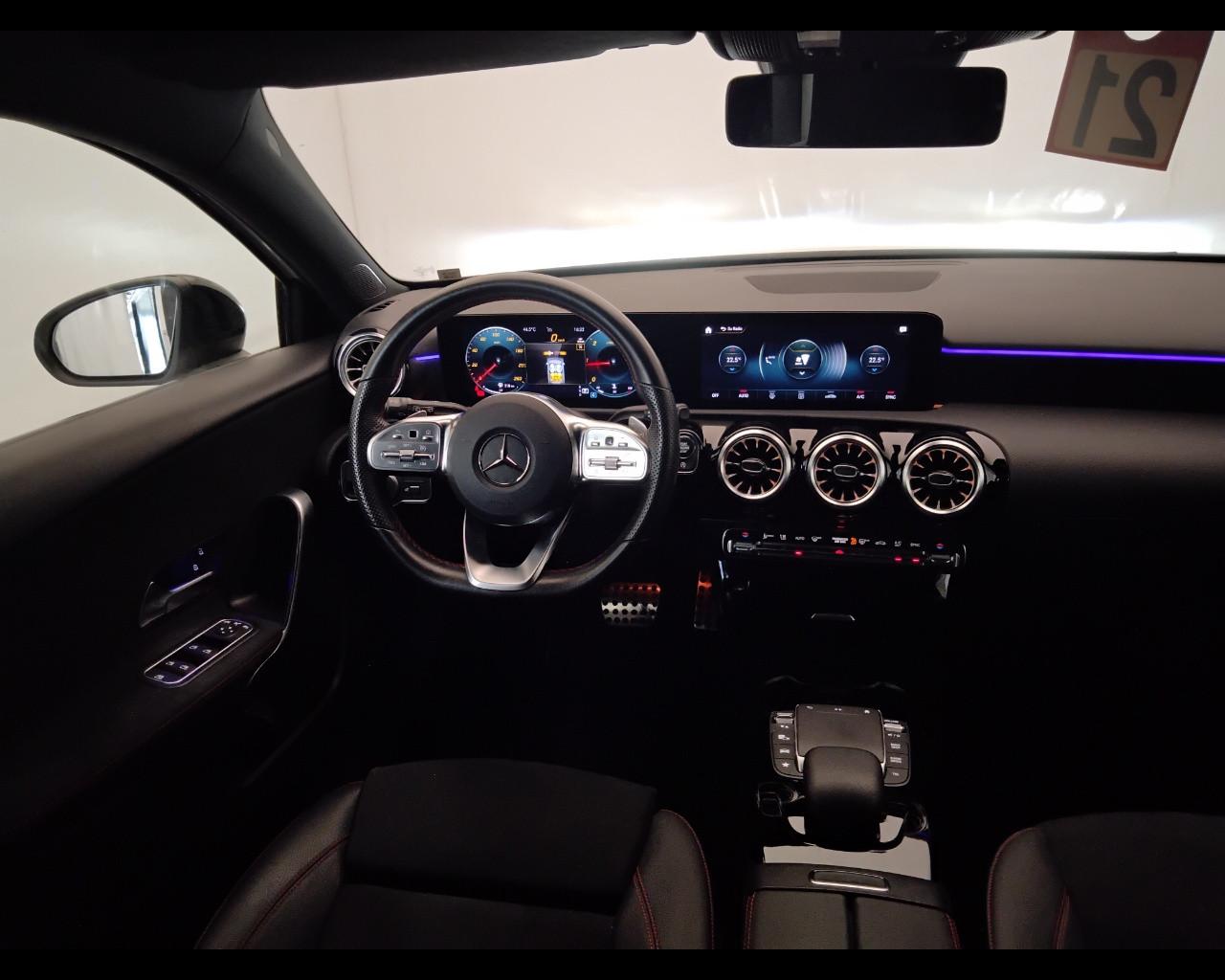Mercedes-Benz Classe A - W177 2018 - A 180 d Premium auto