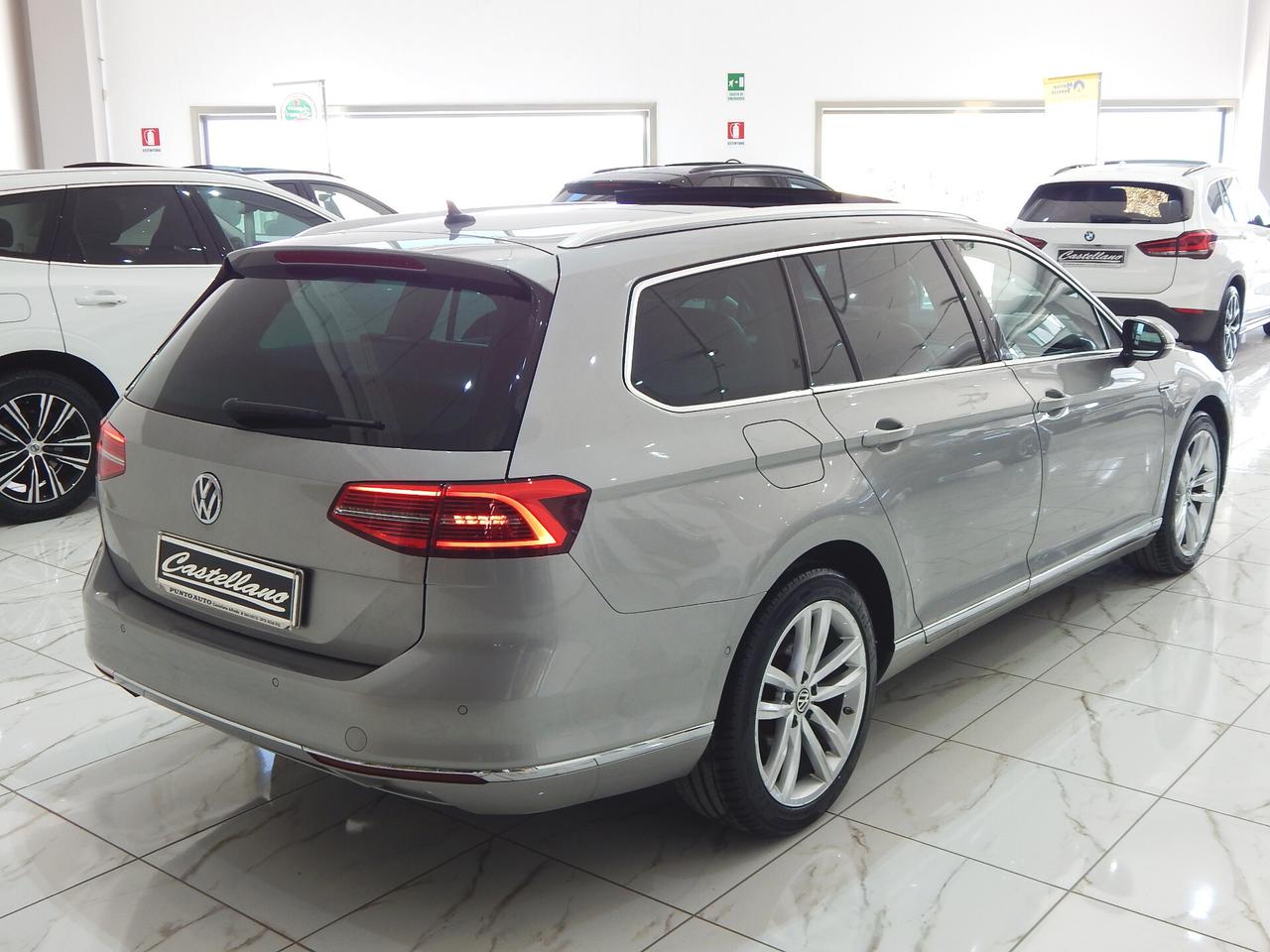 Volkswagen Passat Variant 2.0 TDI Highline 4motion 190cv DSG TETTO-NAVI-PELLE-LED