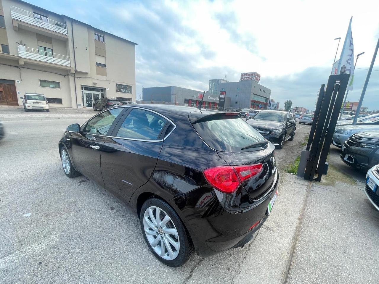 Alfa Romeo Giulietta 1.6 JTDm-2 120 CV Distinctive