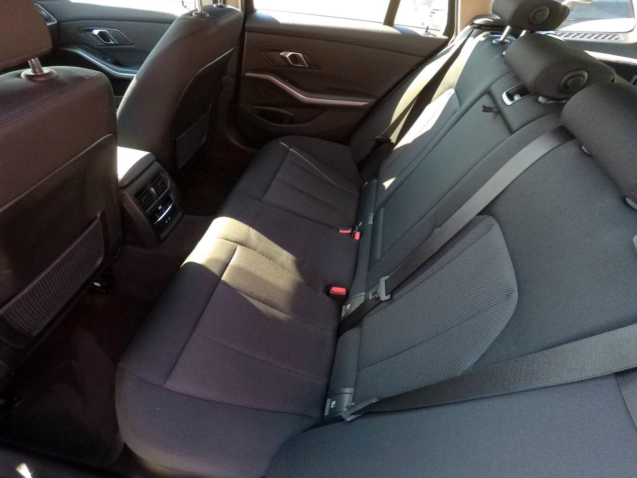 Bmw 318d 48V Touring Business Advantage