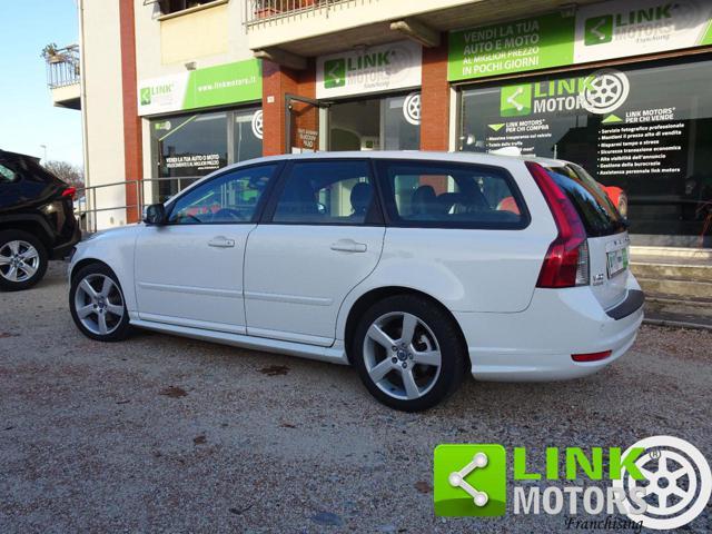 VOLVO V50 D2 R-design