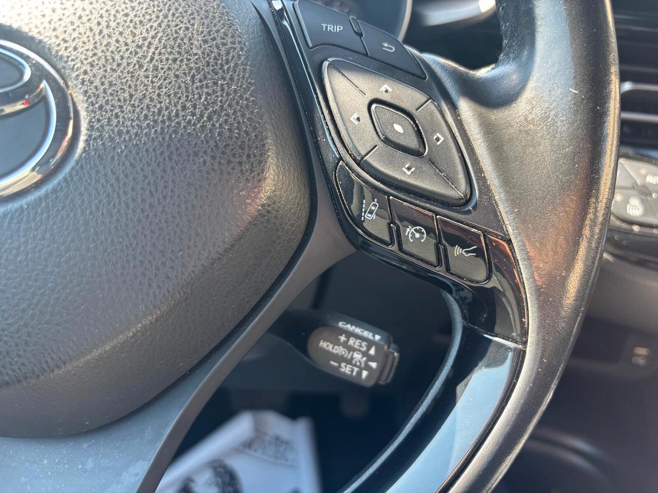 Toyota C-HR 1.8 Hybrid E-CVT Business