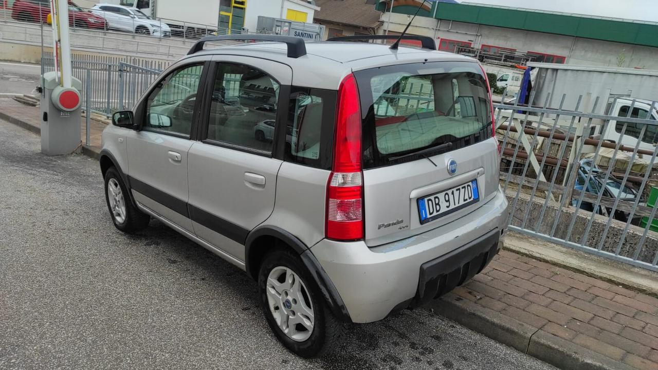 FIAT PANDA 1.2 BENZINA 4X4 CLIMBING 4WD
