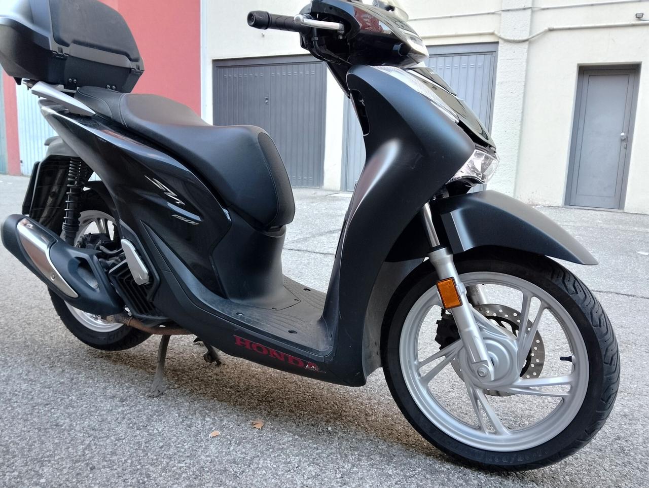 Honda SH 150 ABS start stop