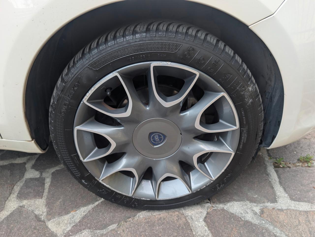 Lancia Ypsilon 1.2 69 CV 5 porte GPL Ecochic Platinum