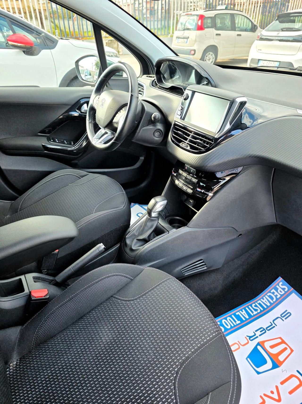 Peugeot 208 1.2 bz 82cv Allure