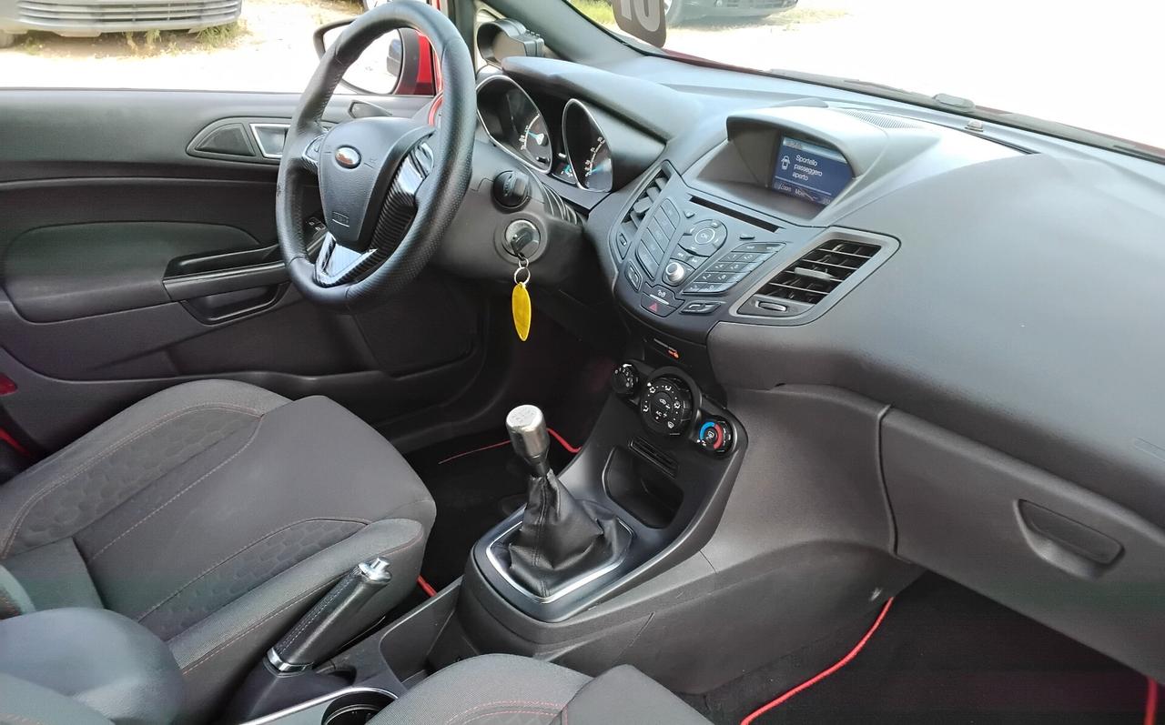 Ford Fiesta 1.5 TDCi 75CV 5 porte ST-Line