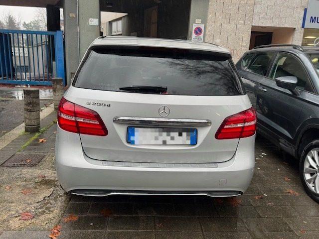 MERCEDES-BENZ B 200 d Business