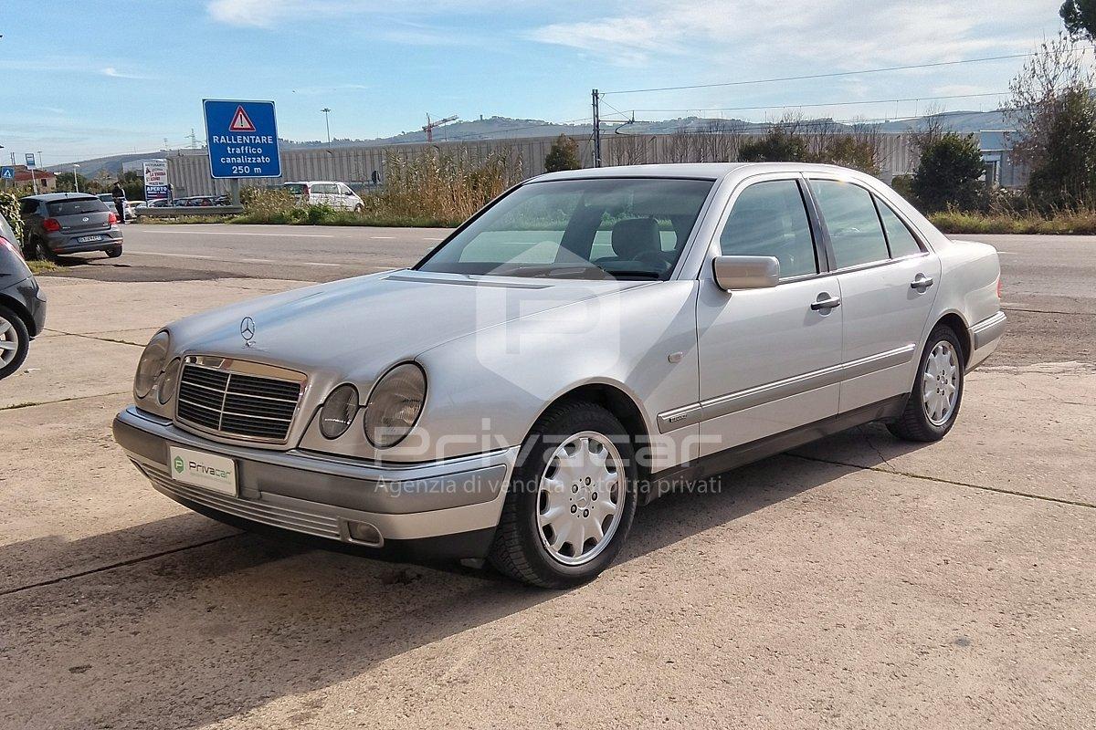 MERCEDES E 200 Kompressor cat Elegance