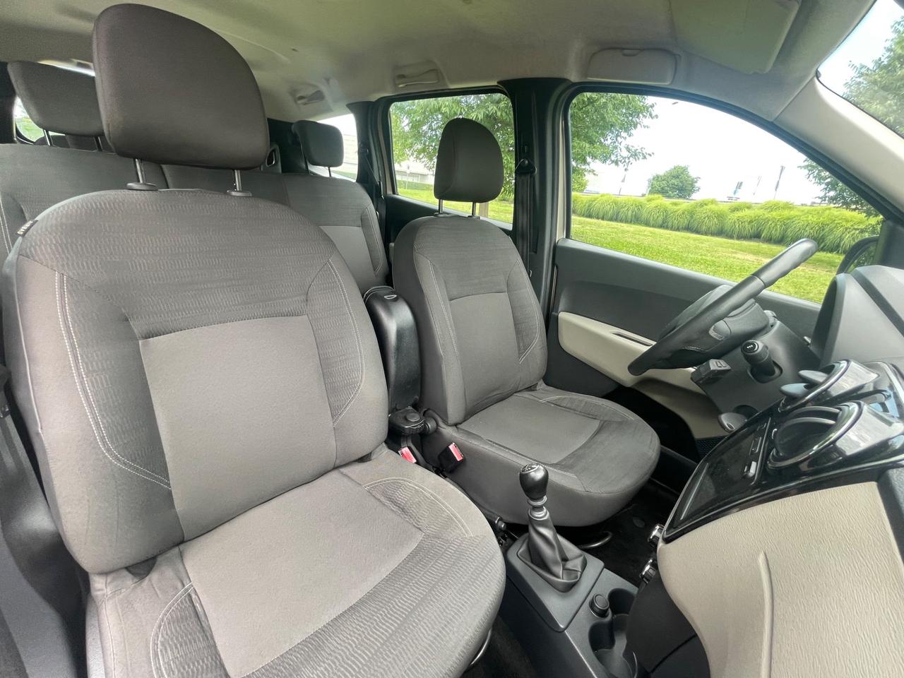 Dacia Lodgy Dacia Lodgy, euro 5b, anno 2013, 7 posti, 137.000 km!
