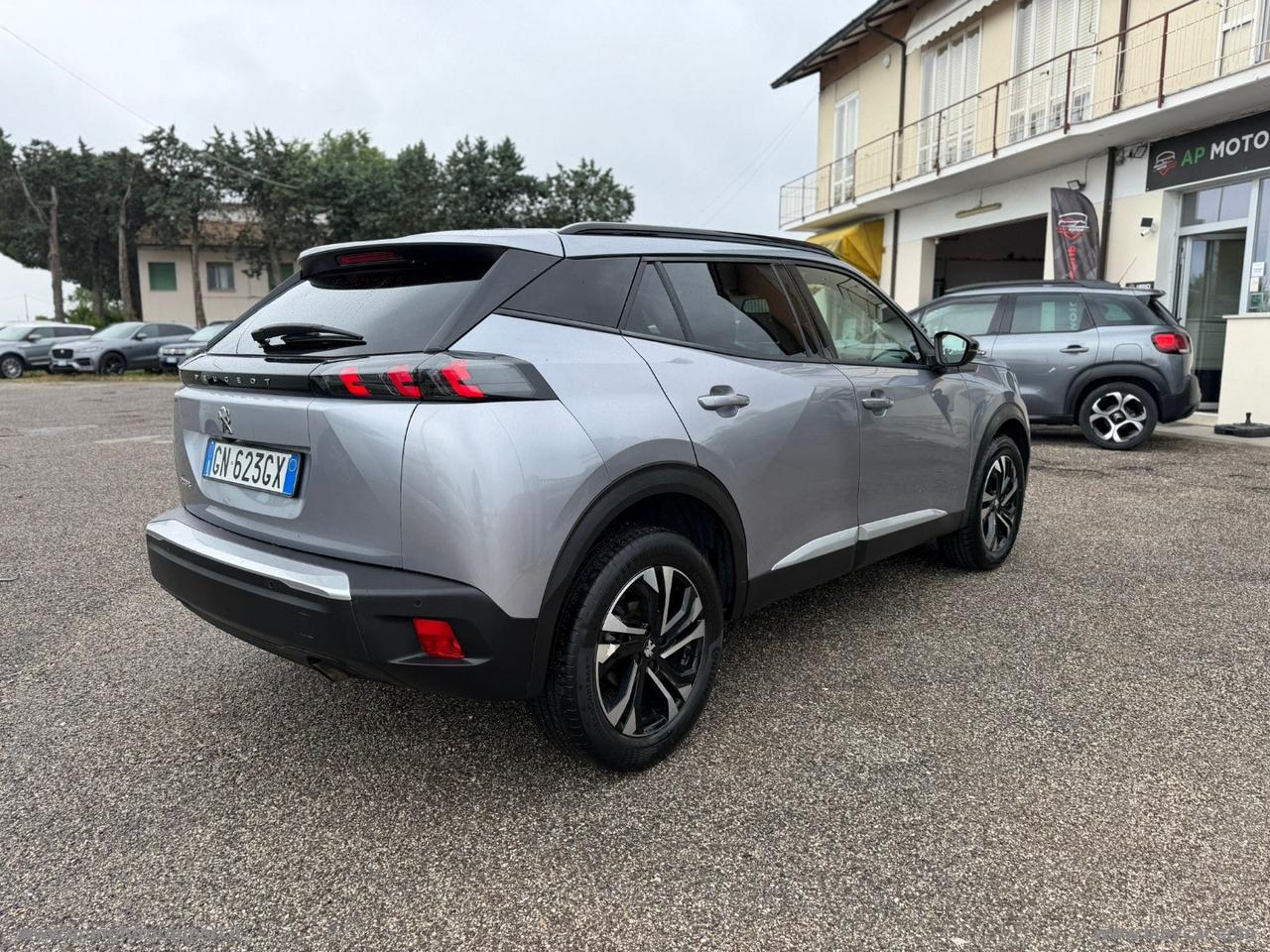 PEUGEOT 2008 PureTech 100 S&S Allure Pack
