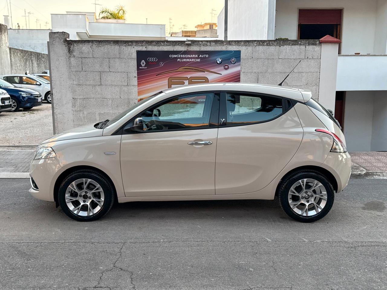 Lancia Ypsilon 1.2 69CV 5P SOLI KM 83.000 - 2015