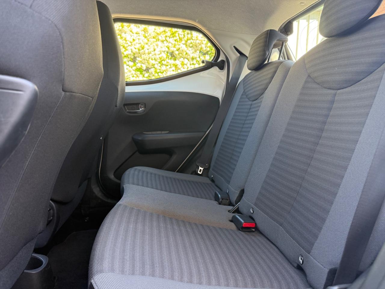 Toyota Aygo 1.0 72 CV 5 porte x-play GARANTITA NO VINCOLI FIN