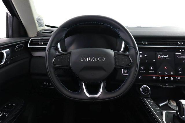 LYNK & CO 01 01 PHEV