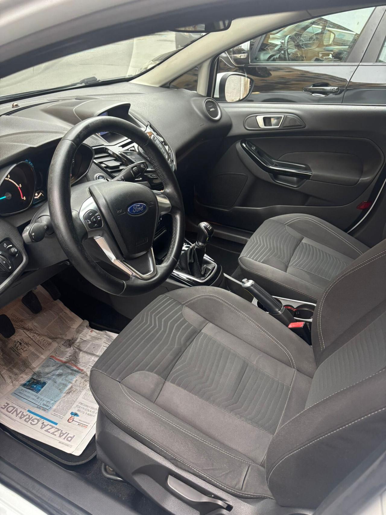 Ford Fiesta 1.5 TDCi 75CV 5 porte Titanium FINANZIABILE GARANZIA 12 MESI