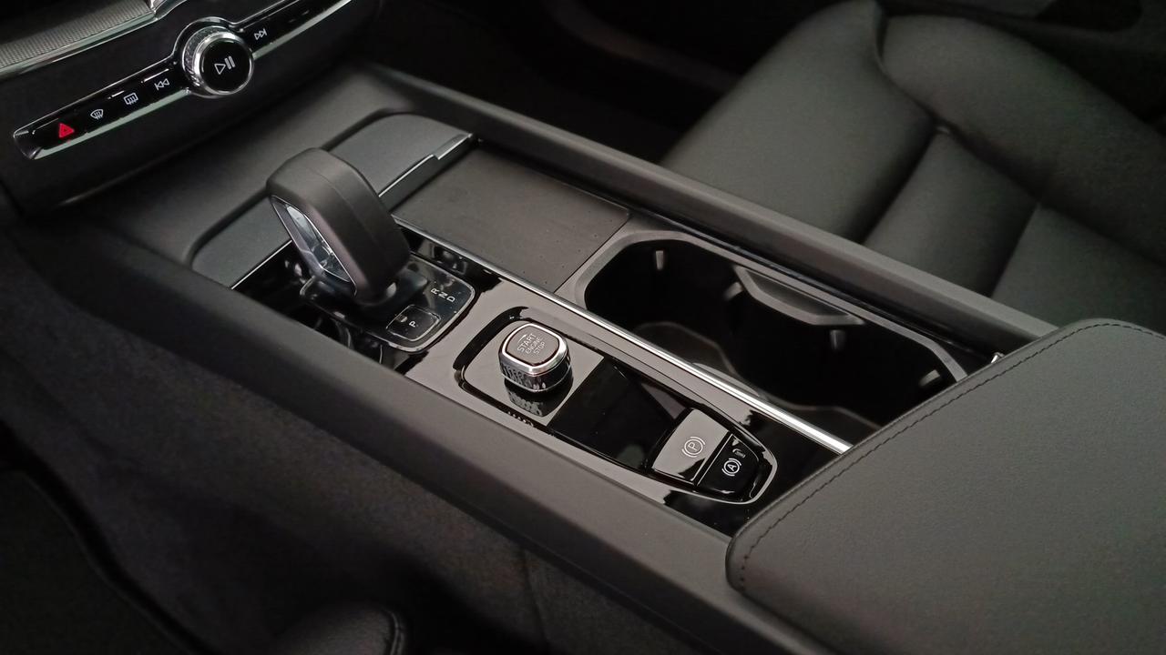 VOLVO XC60 2.0 t6 phev Plus Dark awd auto