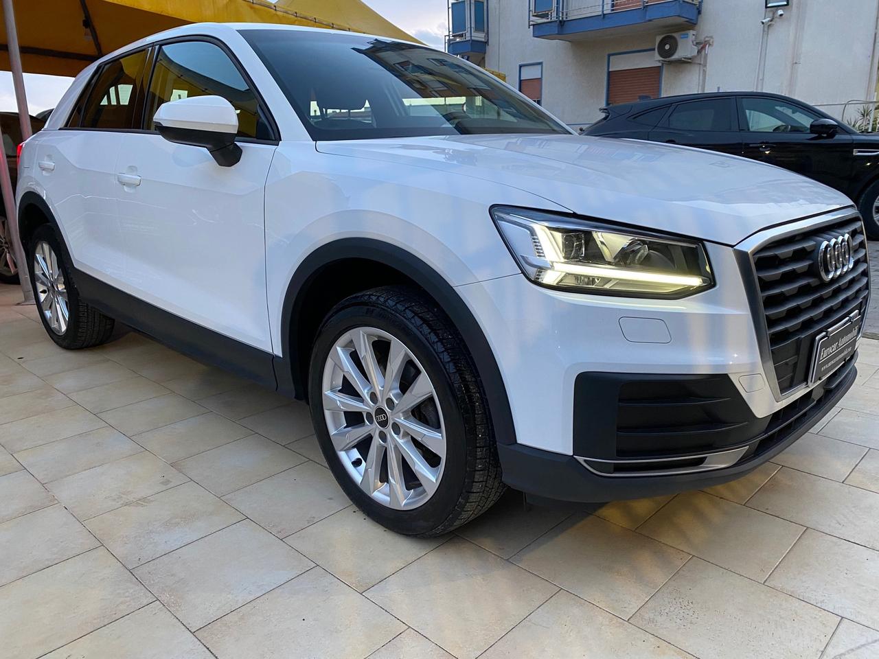 Audi Q2 30 TDI - Business Design