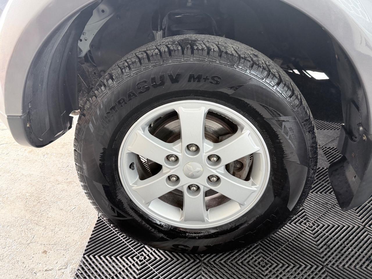 Mitsubishi L200 2.5 DI-D/136CV Double Cab Invite 2011