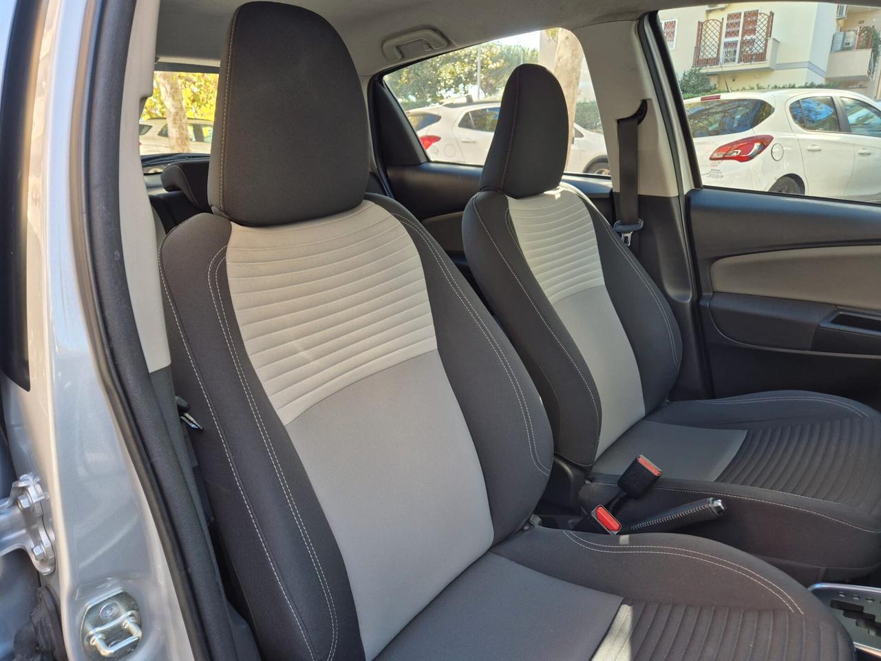 Toyota Yaris 1.5 Hybrid 5 porte Business