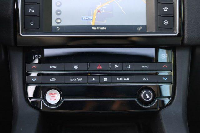 JAGUAR F-Pace 2.0 D 240 CV R-DYNAMIC