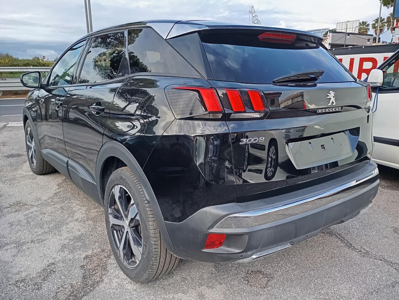 Peugeot 3008 1.5 BlueHDi 130CV Business