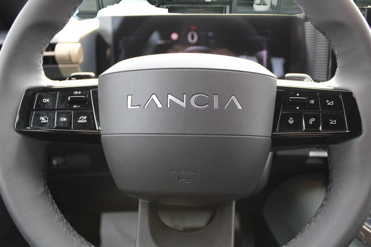 Lancia Ypsilon 1.2 mhev 110cv e-dct Con NAVIGATORE