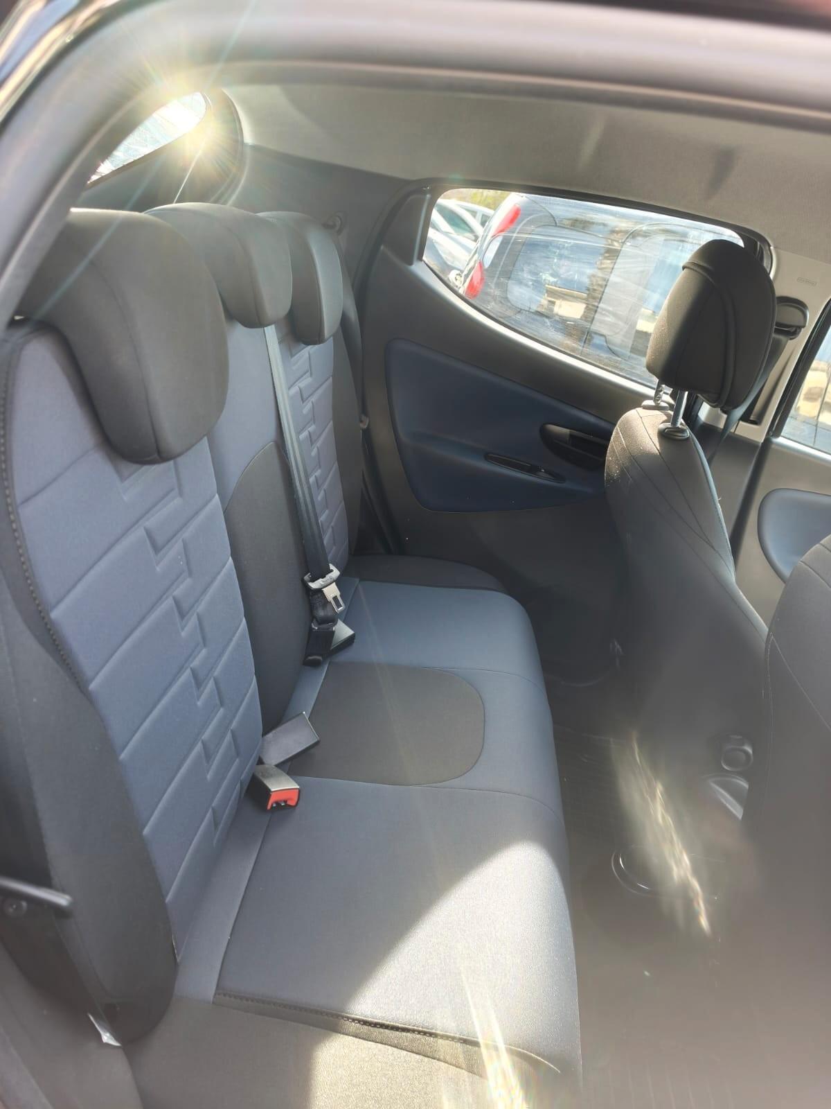 Lancia Ypsilon 1.0 70CV HYBRID PLATINUM