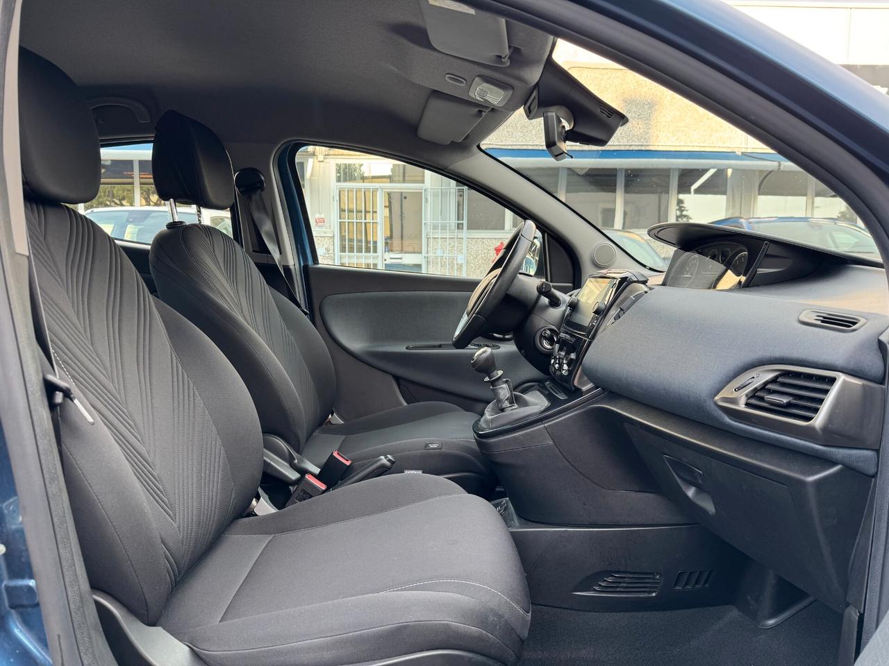 Lancia Ypsilon 1.0 FireFly 5 porte S&S Hybrid Gold Plus OK NEOPATENTATI -UNICO PROPRIETARIO