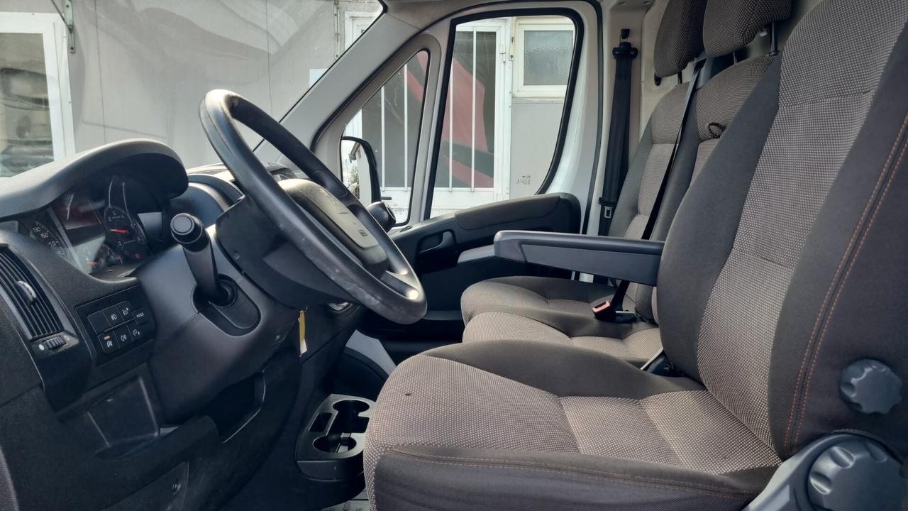 Peugeot Boxer 330 2.2 BlueHDi 140 S&S PC-TN Furgone