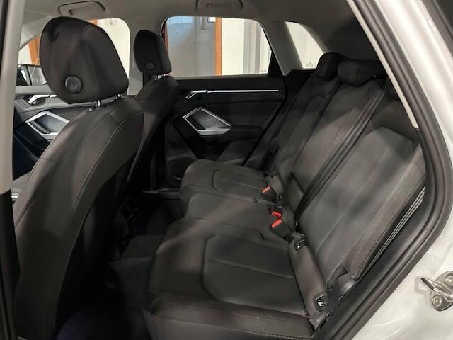 Audi Q3 35 TDI S tronic Business