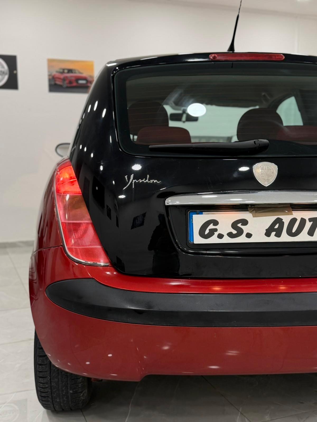 Lancia Y 1.2cc Bicolore